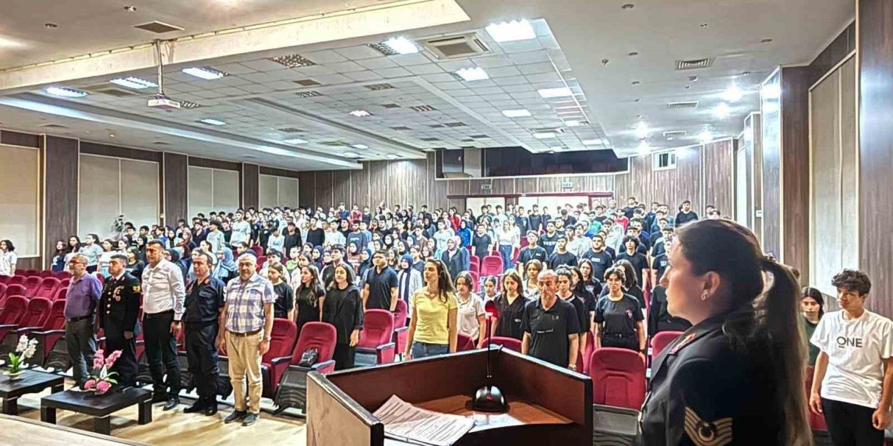 Jandarma anlattı, liseli gençler daha yakından tanıdı
