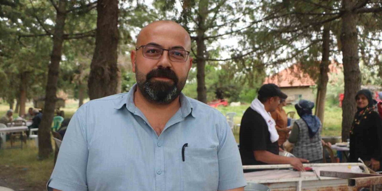 Cenazede kalp krizi geçiren muhtar yaşamını yitirdi
