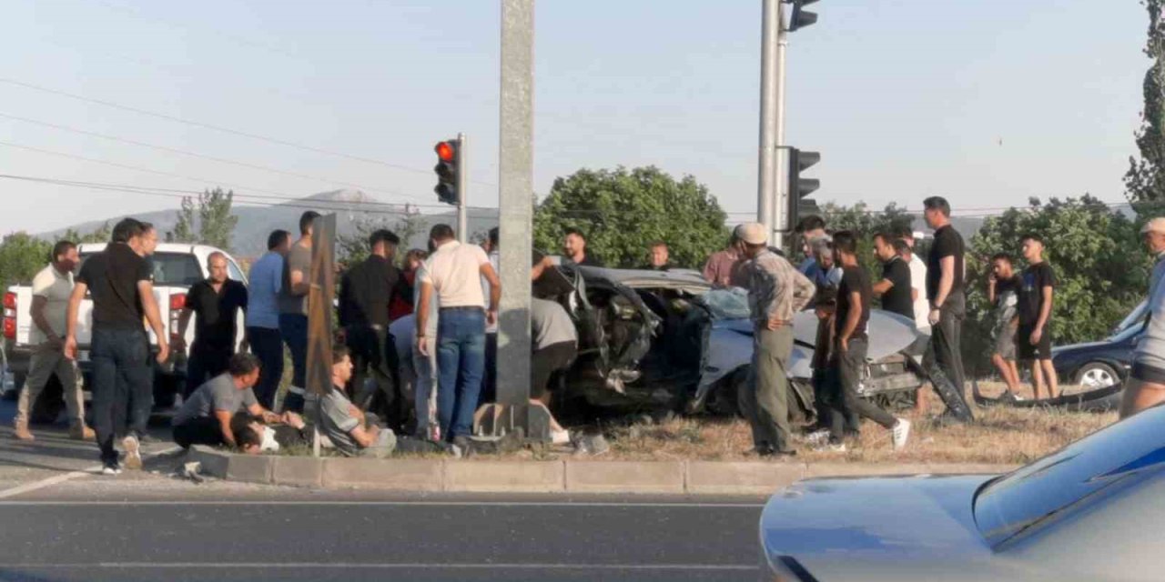 Yatağan’da feci kaza: 1’si ağır 4 yaralı
