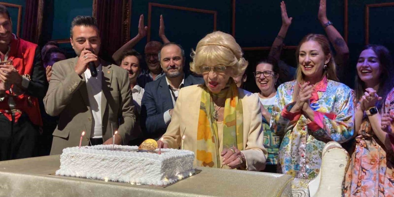 Duayen tiyatrocu Göksel Kortay’a unutulmayacak 60’ıncı yıl kutlaması