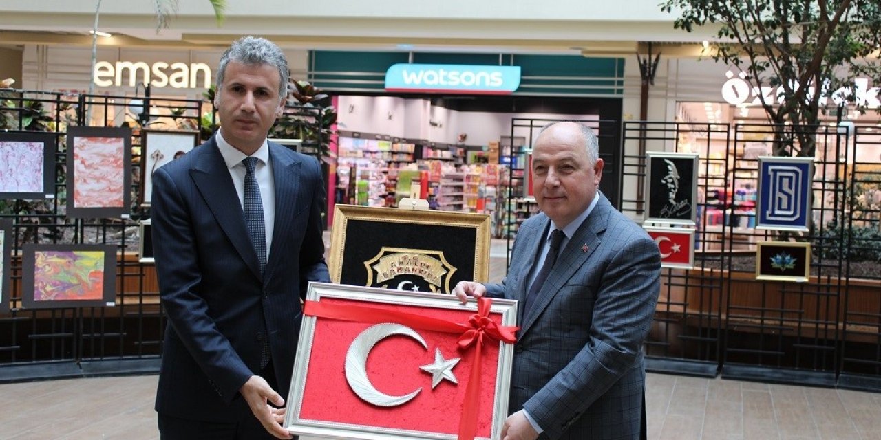 Yükümlülerin el emeği eserleri sergilendi