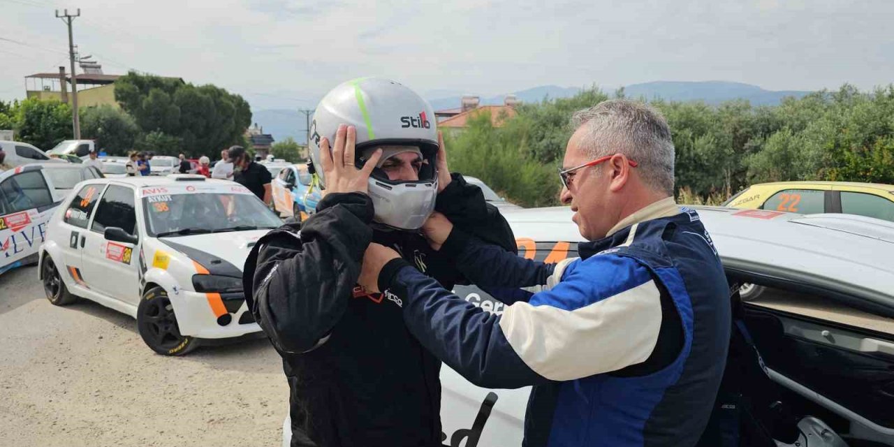 Kaymakam Omurca tırmanma yarışında direksiyona geçti