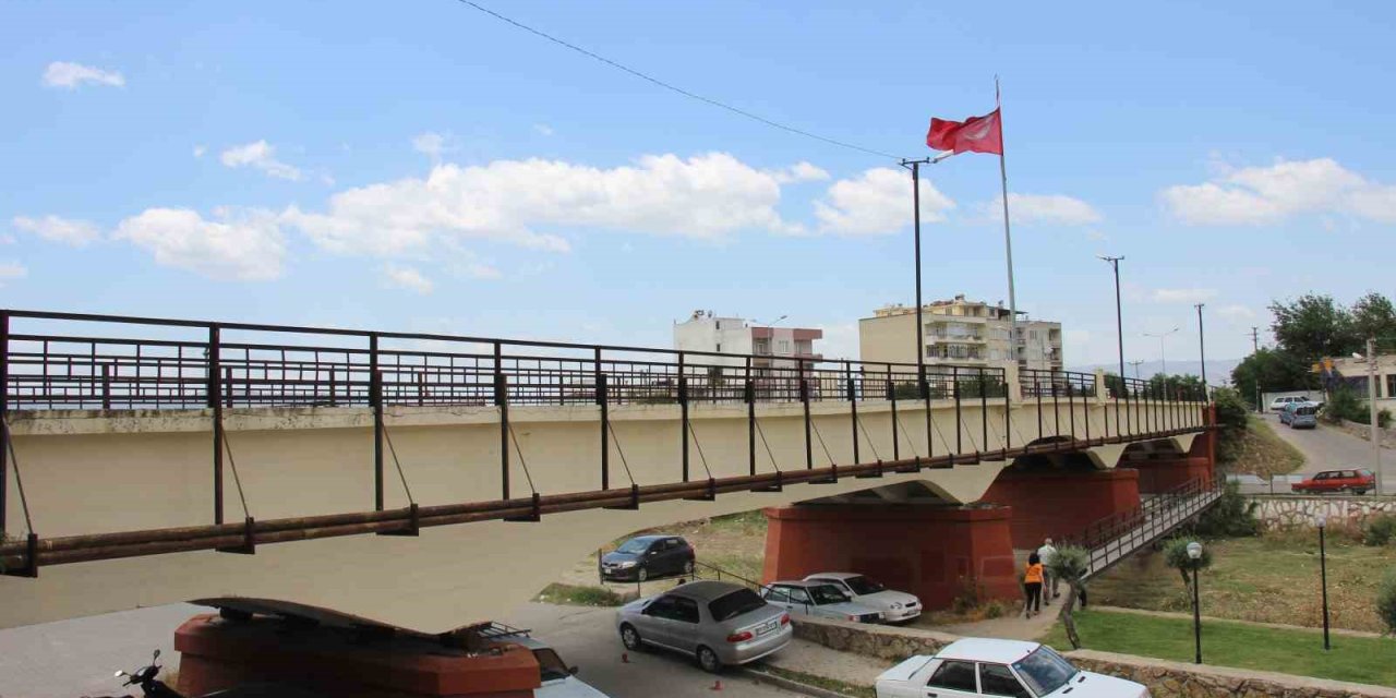 Çine’nin tarihi ’İtalyan Köprüsü’ bir asrı aşkın süredir vatandaşlara hizmet ediyor