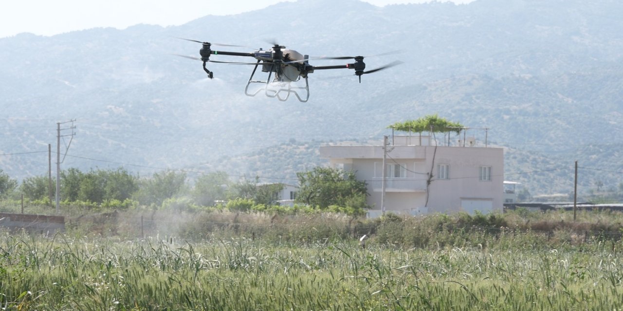Büyükşehir’den ücretsiz drone ile gübreleme hizmeti