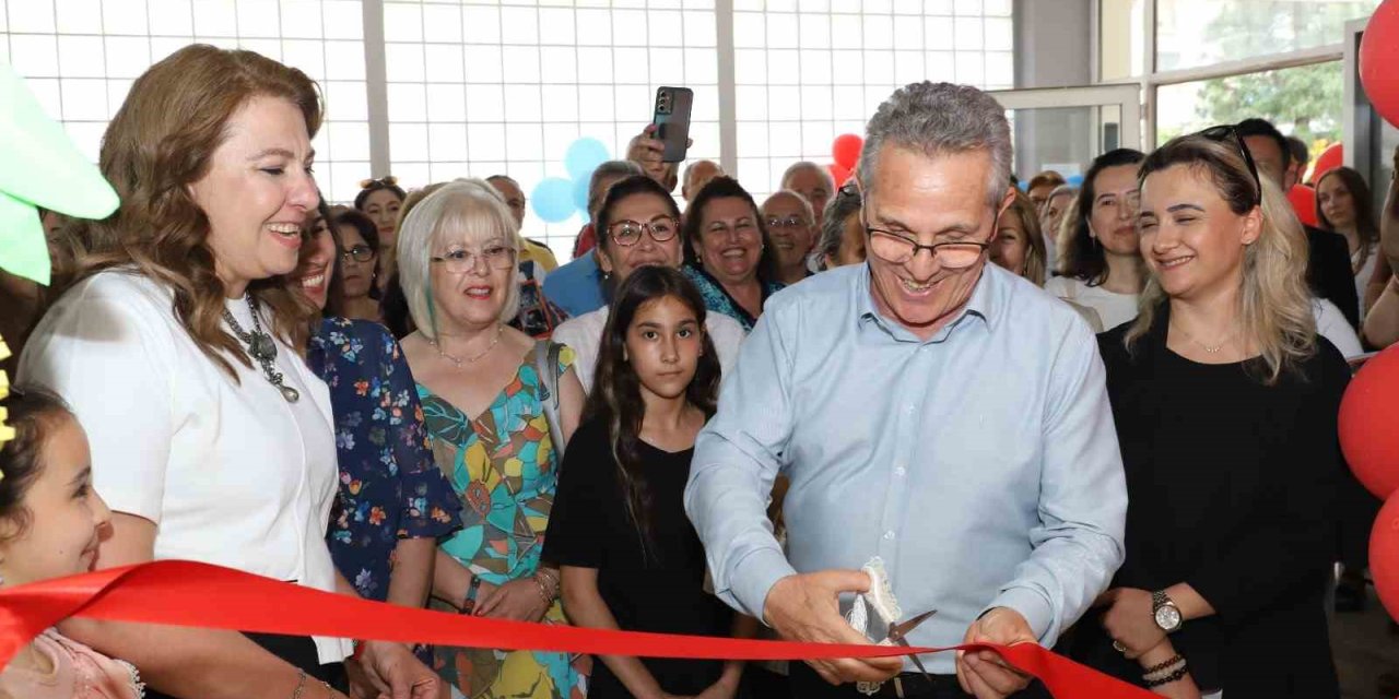 Nazilli Belediyesi yağlı boya resim kursu öğrencileri hünerlerini sergiledi