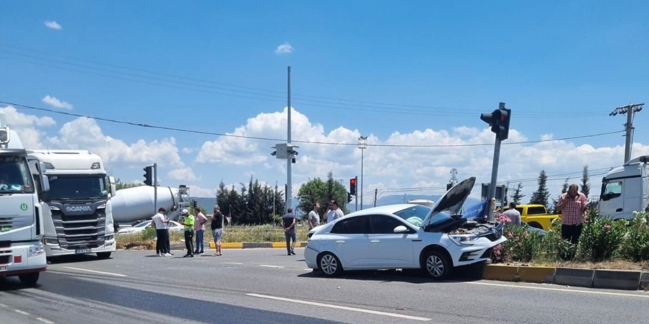 Milas’ta tır ile otomobil çarpıştı: 1 yaralı