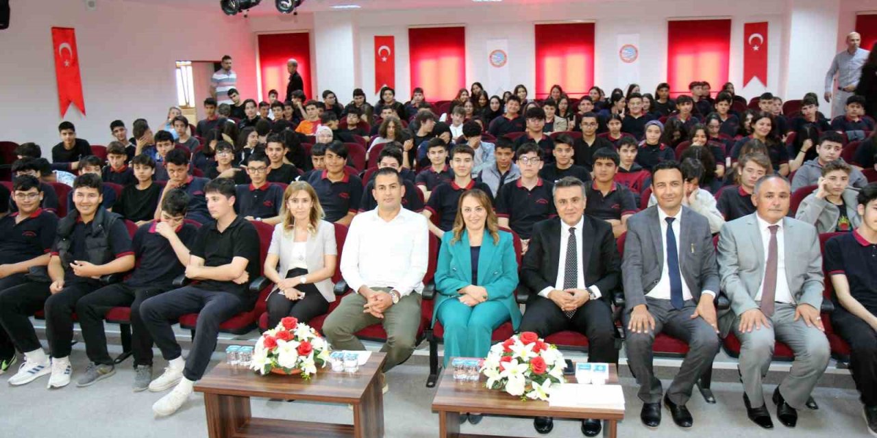 Denizli’de 200 lise öğrencisine ilk yardım eğitimi verildi