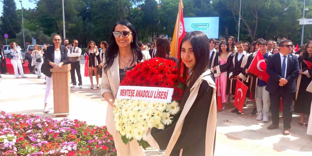 Menteşe Anadolu Lisesi ilk mezunlarını verdi