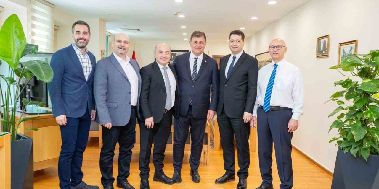Doktor meslektaşlarından Başkan Tugay’a ziyaret