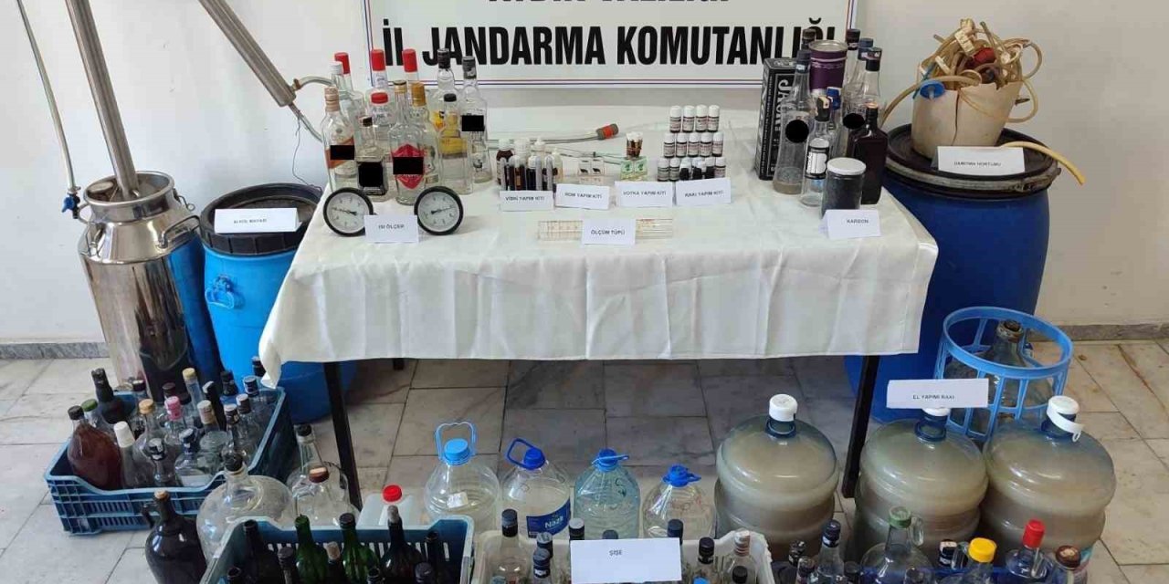 Kaçak alkol üretimine jandarma baskını: 1 gözaltı
