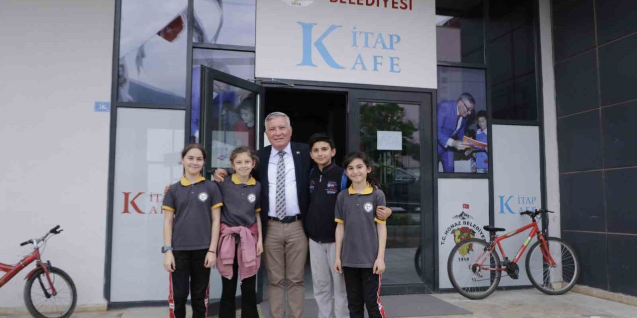 Honaz Kitap Kafe’den büyük başarı