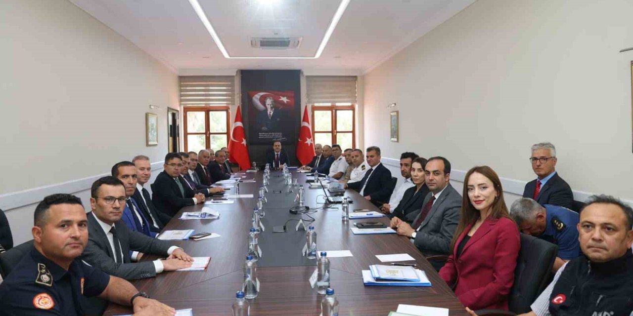 Orman yangınlarıyla mücadele değerlendirme toplantısı