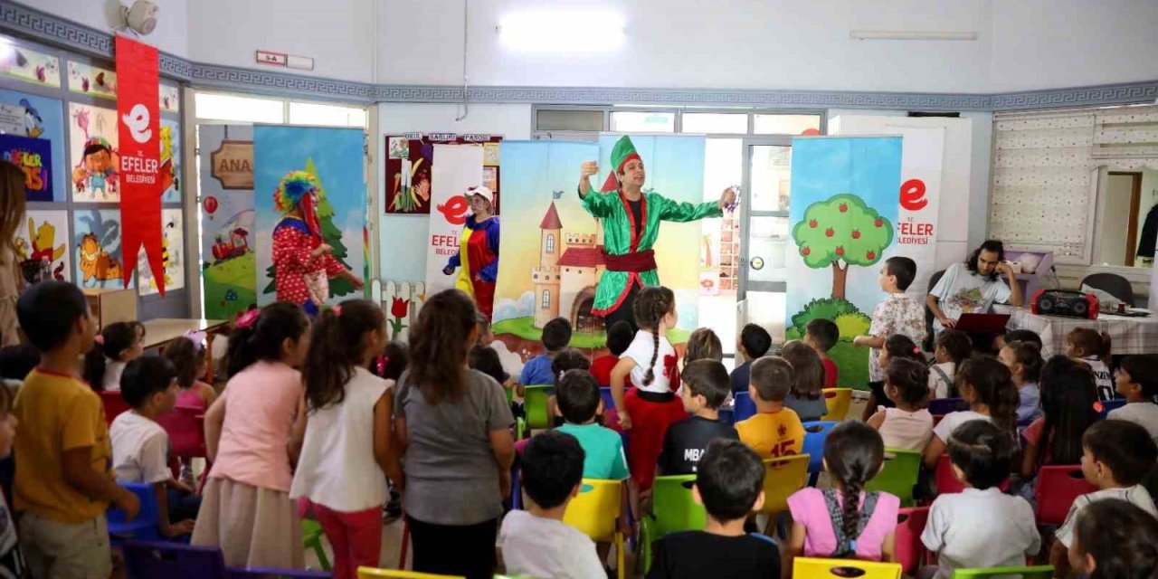 Efeler’in yeni oyunu "Macera Ormanı" çocuklarla buluştu