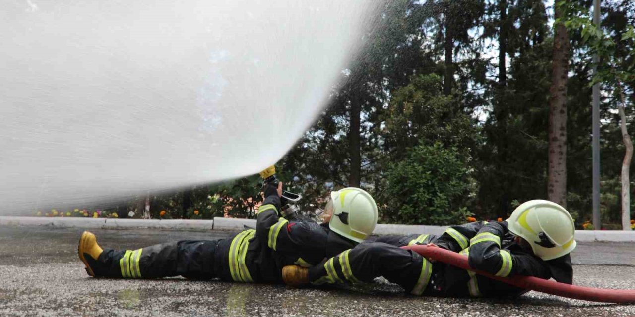 Geleceğin itfaiyecileri uygulamalı eğitimde