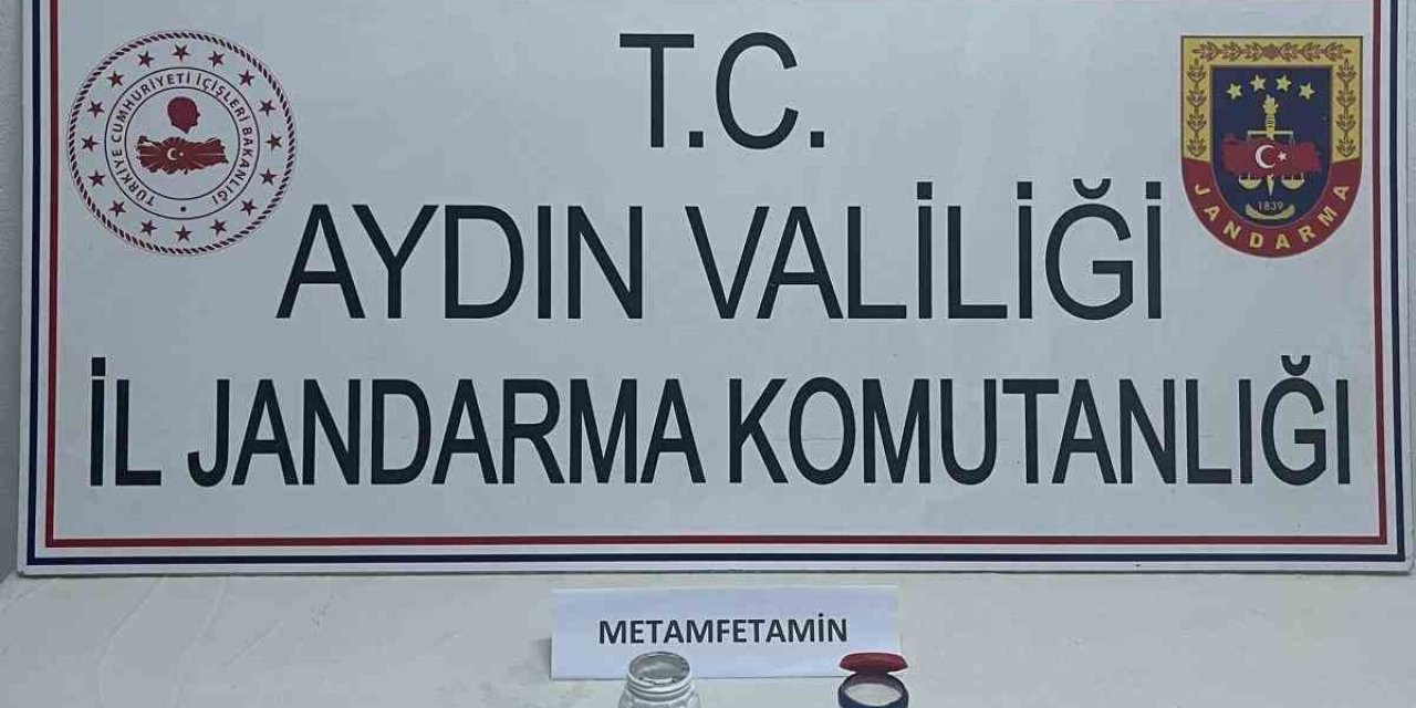 Şüpheli şahısların üzerlerinden uyuşturucu madde ele geçirildi