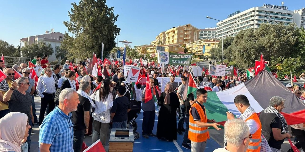 Kuşadası’nda halk Filistin’in özgürlüğü için yollara döküldü