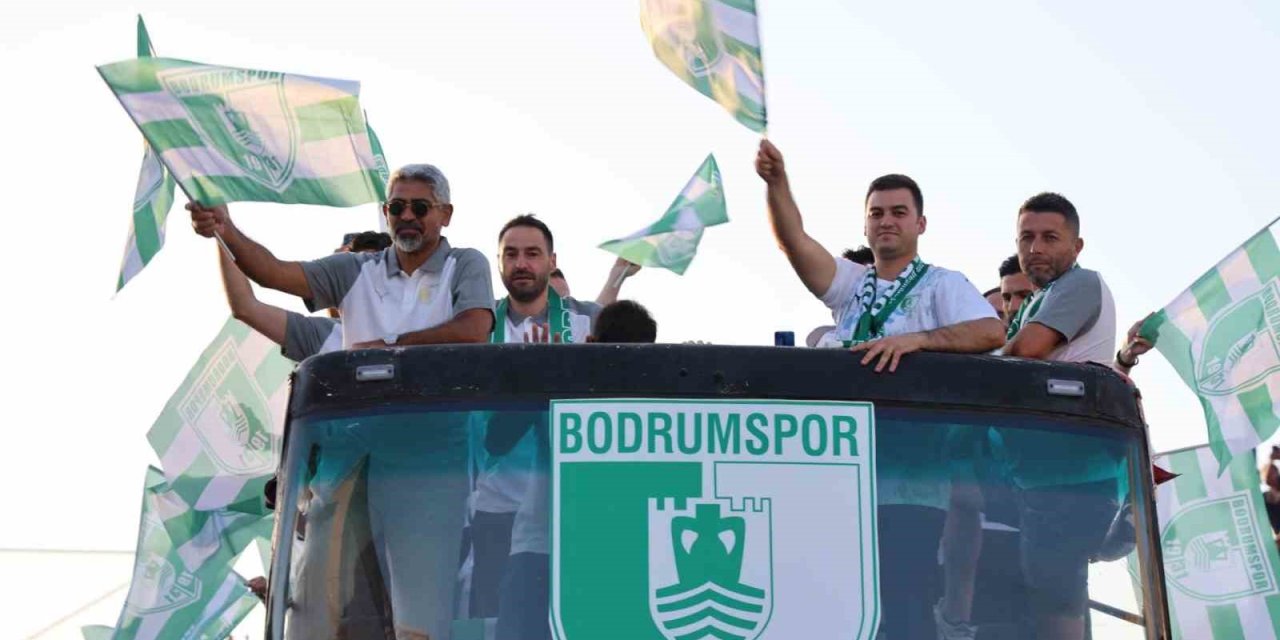 Bodrum’da şampiyonluk coşkusu: Binlerce taraftar kenti yeşil-beyaza bürüdü