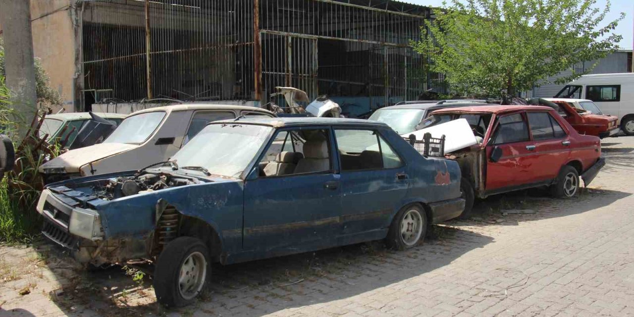 Bir zamanın efsane araçları hurdalıkta hayat buluyor