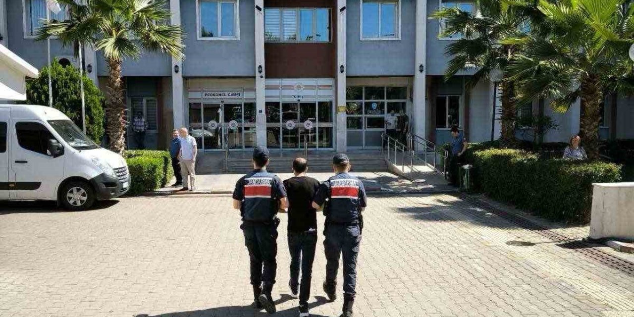 Aydın’da 14 ayrı suçtan aranan şüpheli jandarmadan kaçamadı