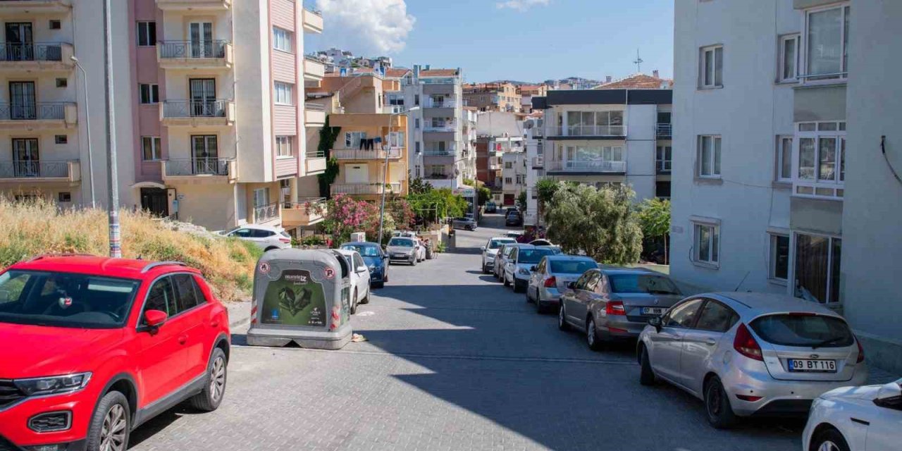 Kuşadası Belediyesi’nden kesintisiz yol mesaisi