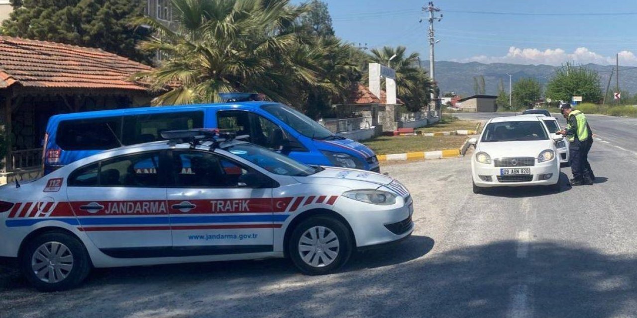 Jandarma trafik ekipleri bir ayda 50 bin aracı kontrol etti