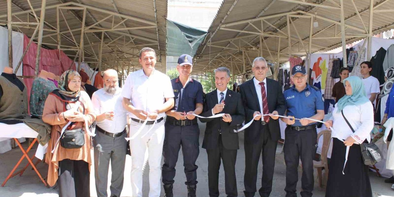 Buharkent Halk Eğitimi Merkezi’nden yıl sonu sergisi