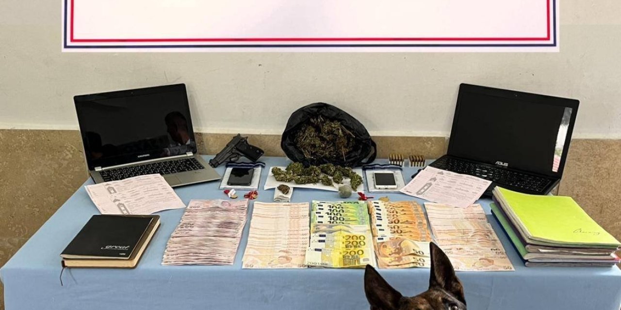 Çok sayıda senet ve tapuyla yakalanan 2 tefeci tutuklandı