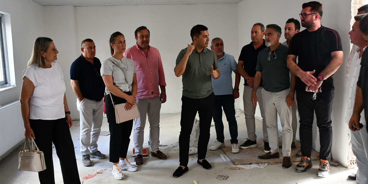 Başkan Ömer Günel yapımı süren ‘Çocuk Evi ve Kadın Danışma Merkezi’ çalışmalarını meclis üyeleri ile inceledi
