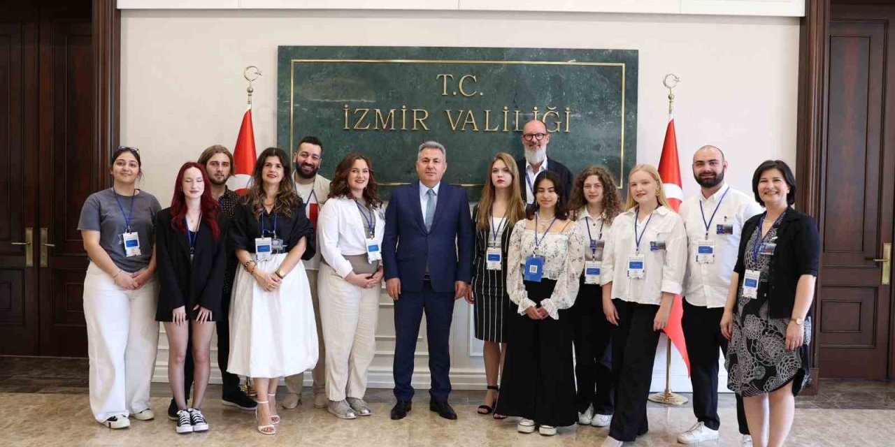 Uluslararası öğrenciler üçüncü kez İzmir’de buluştu