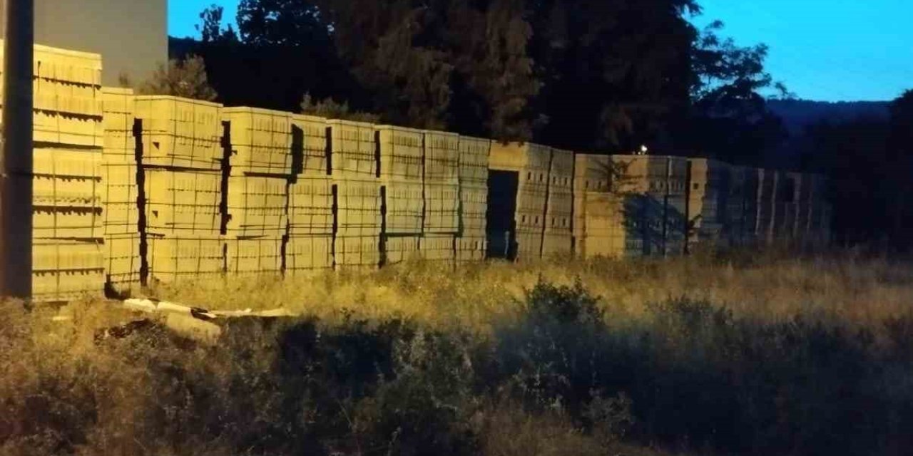 Briketlerin üzerinden düşen çocuk ağır yaralandı