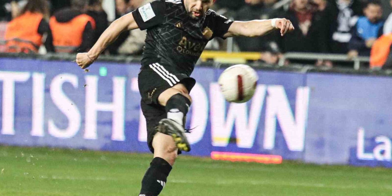 Altay’da ayrılıklar devam ediyor