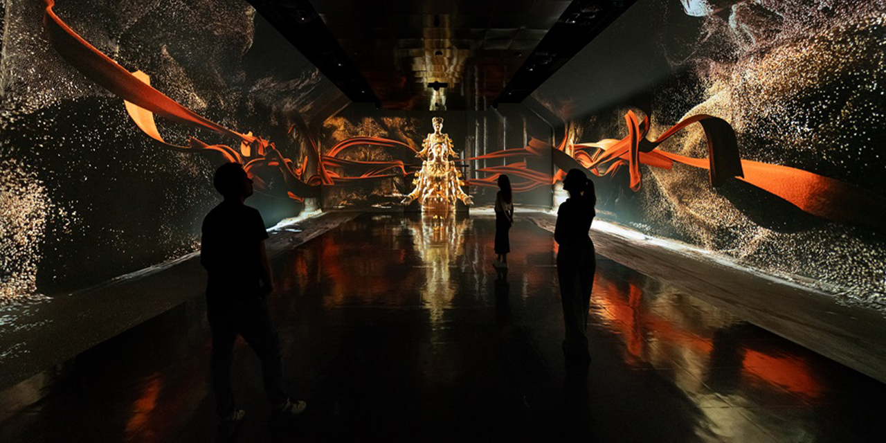 Öğrencilere bayram ve karne hediyesi