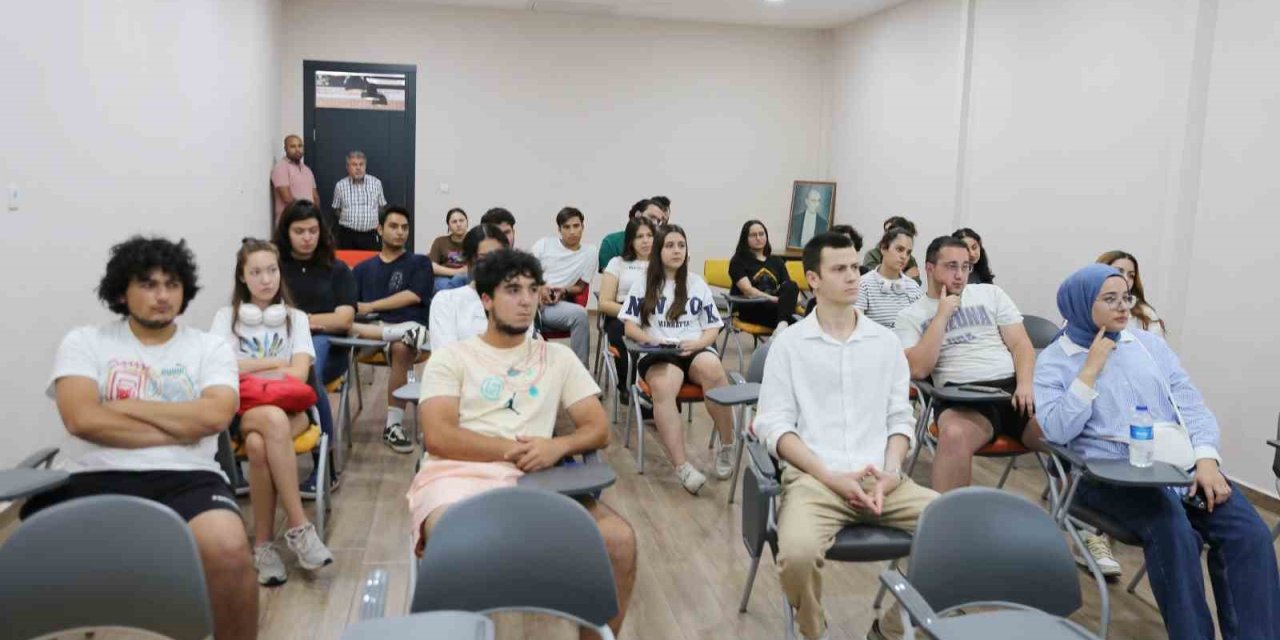 Efeler’in öğrencilerine YKS öncesi psikolojik destek