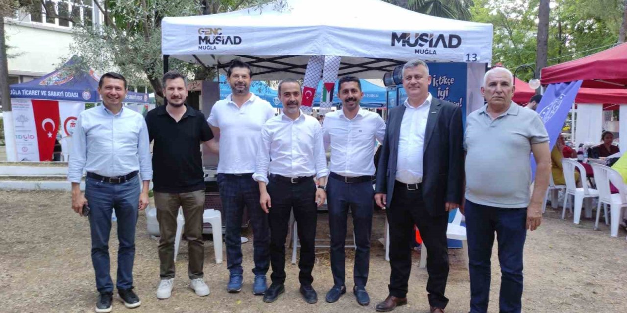 Muğla’da Filistin’e yardım için hayır çarşısı kuruldu