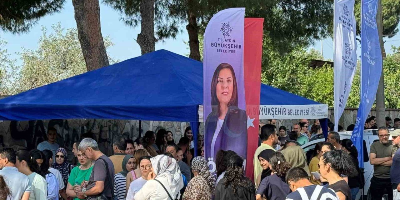 Aydın Büyükşehir Belediyesi YKS’ye katılan adayları yalnız bırakmadı