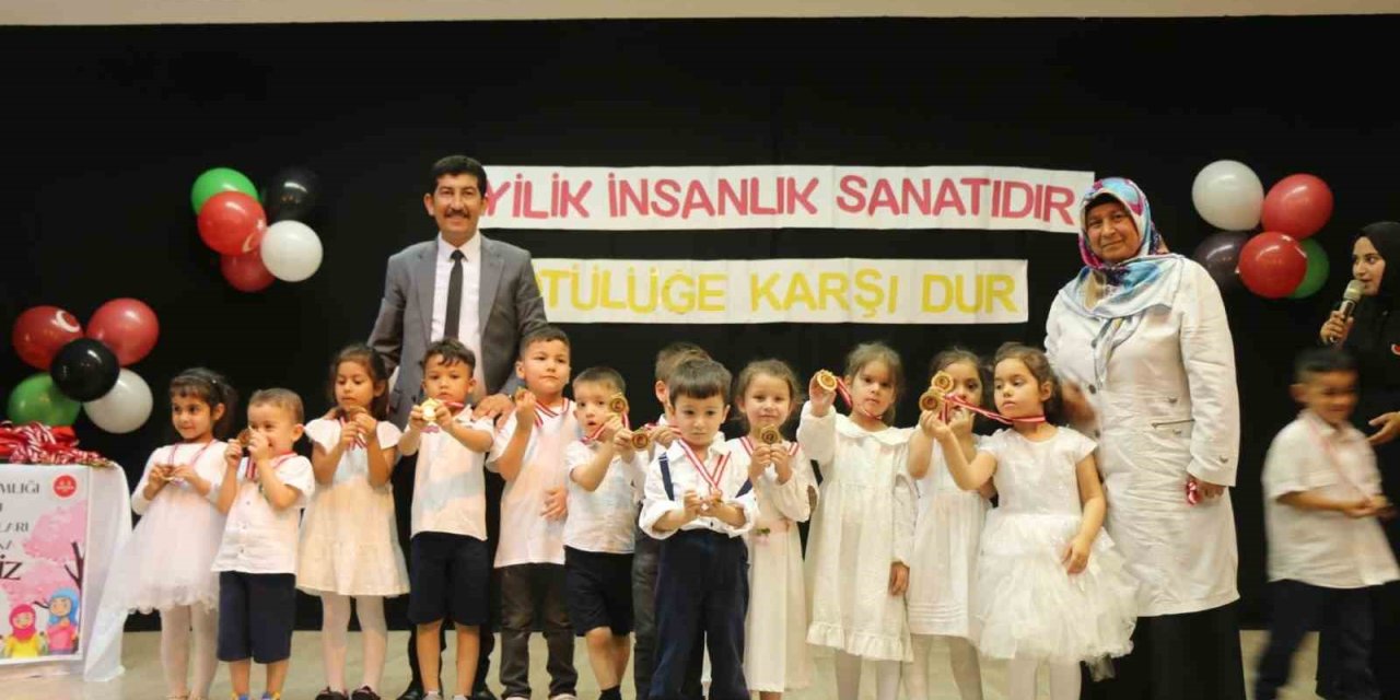 Köyceğiz’de minikler yıl sonu heyecanı yaşadı