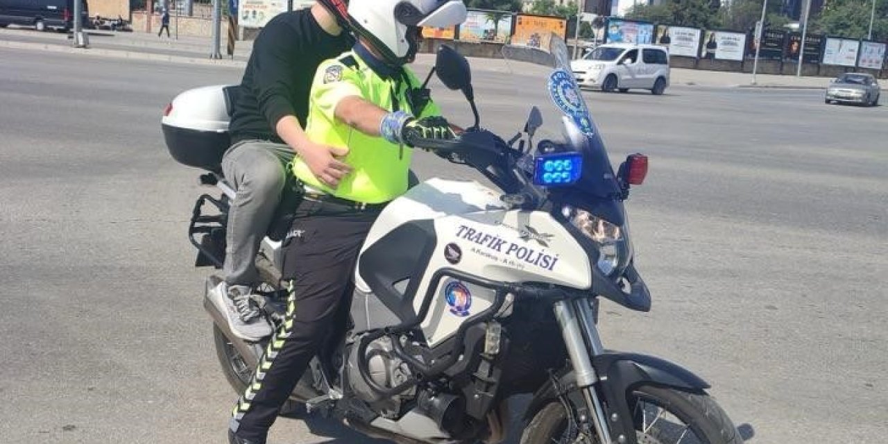 YKS’ye geç kalan öğrencilere polis ekipleri yardım etti