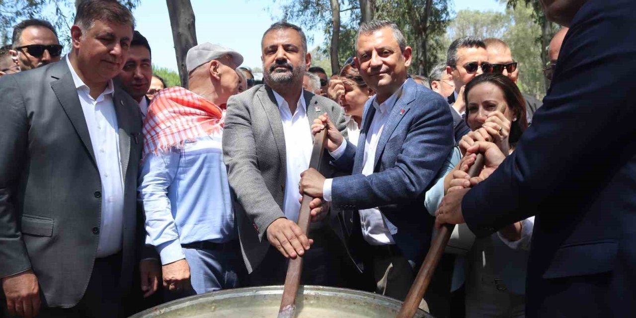 CHP Genel Başkanı Özel, Kulalılarla keşkek kardı