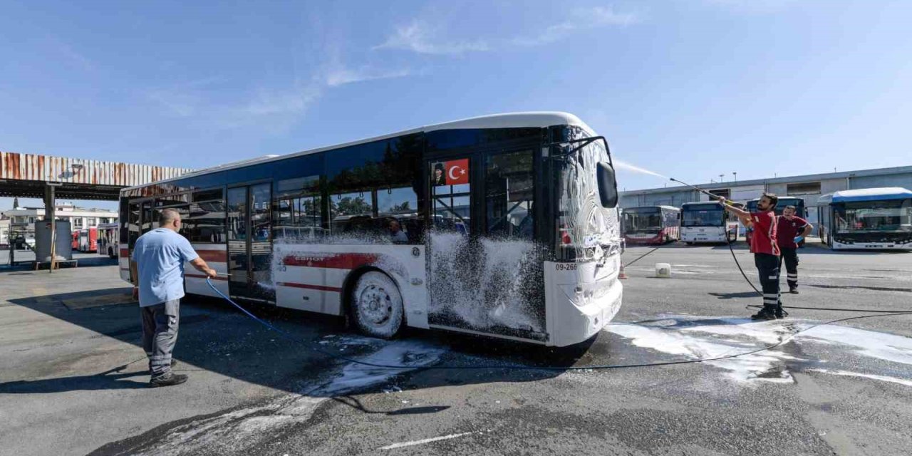 İzmir’in toplu ulaşım araçları tertemiz
