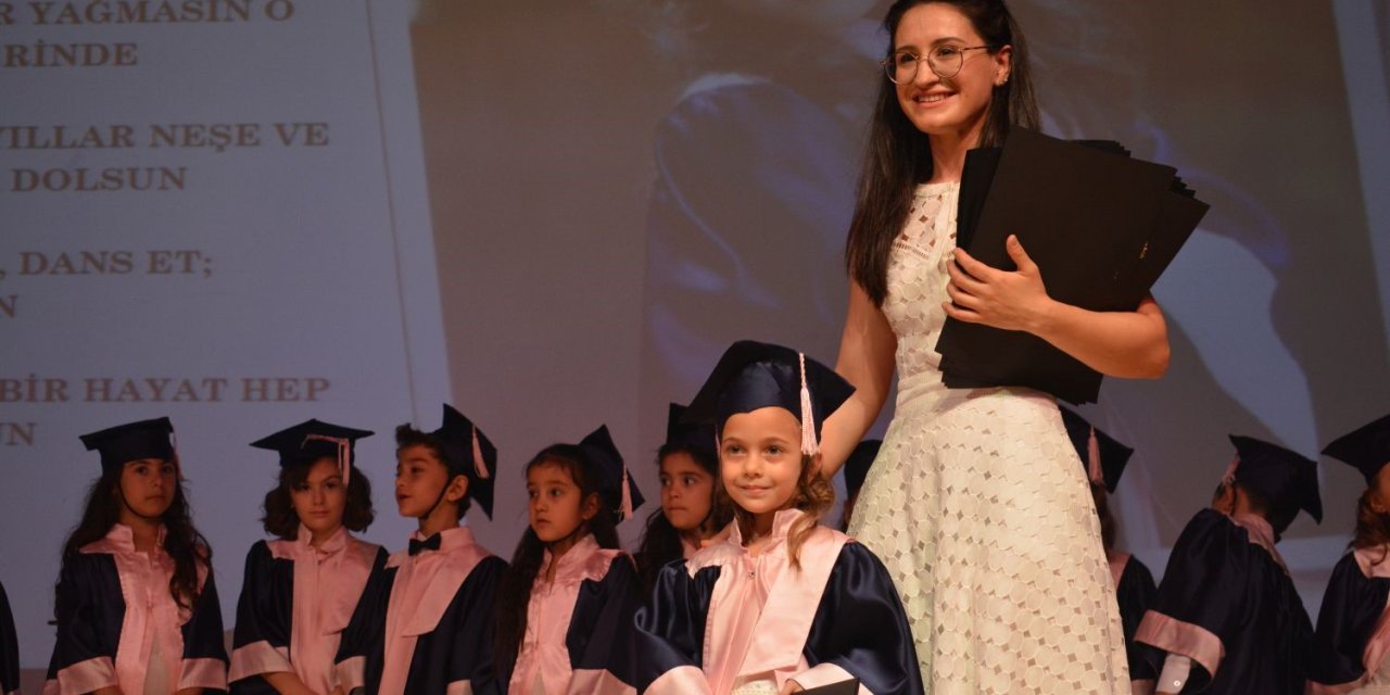 EÜ Anaokulunda 6 yaş grubu öğrenciler mezun oldu