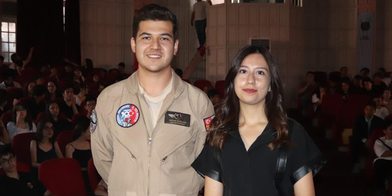 Milli muharip uçağı KAAN’ın mühendisleri gençlerle buluştu