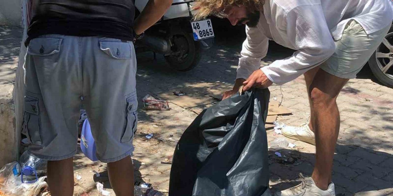 Turizm kentindeki çöpler toplanmayınca iş muhtara düştü