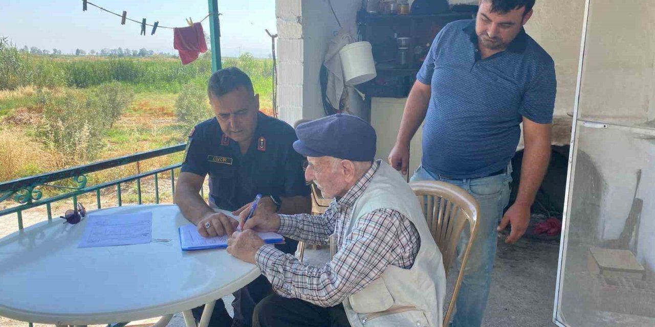 Jandarma ekiplerinden örnek hizmet