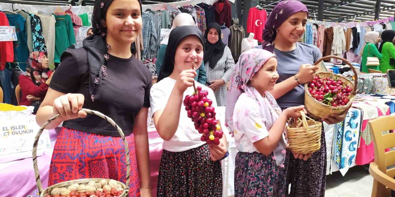 Çivril’de kursiyerlerin yıl boyunca ürettikleri görücüye çıktı