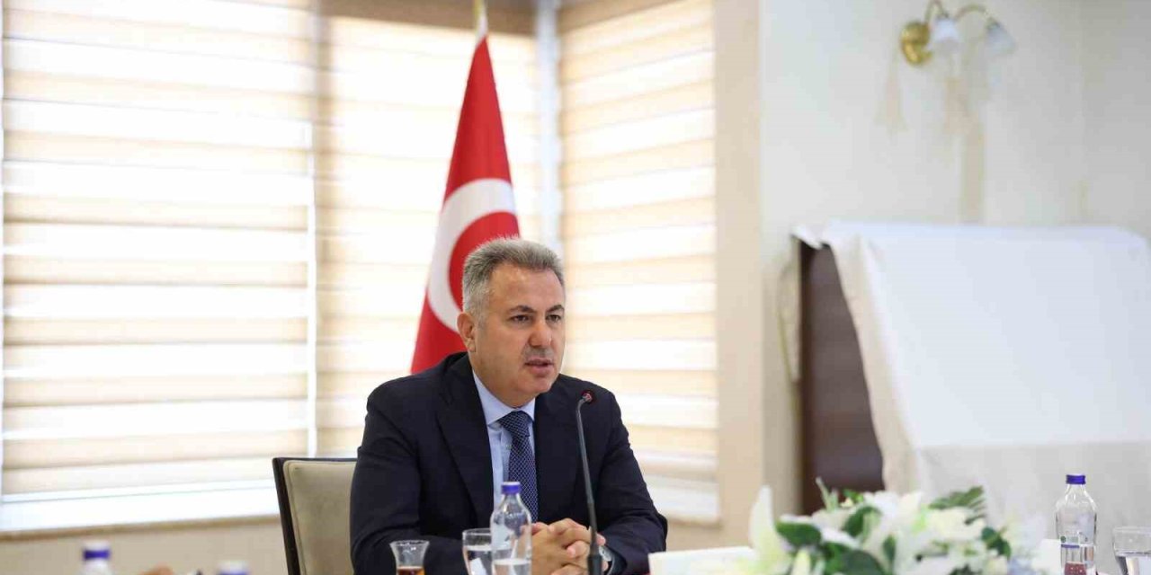 Vali Elban: "Eğitim birinci önceliğimiz"