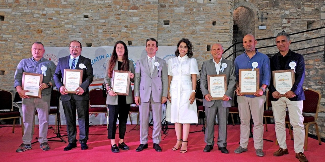 Çeşme’de, "Hayatın Anlamı Kitap" projesinde sezon finali