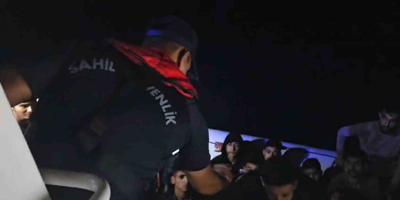 Datça’da 25 düzensiz göçmen kurtarıldı