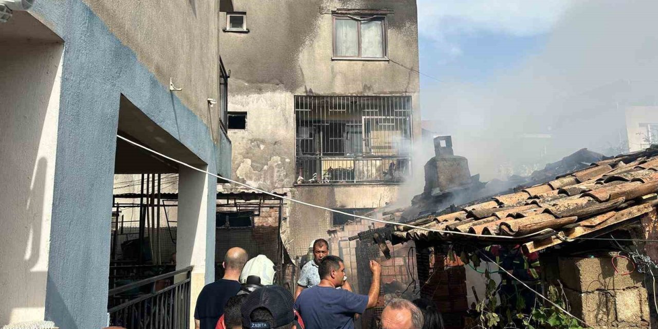 Germencik’te ev yangını