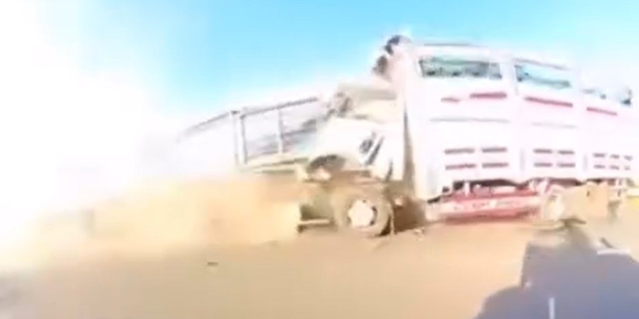 İki kişinin hayatını kaybettiği feci kaza güvenlik kamerasına böyle yansıdı