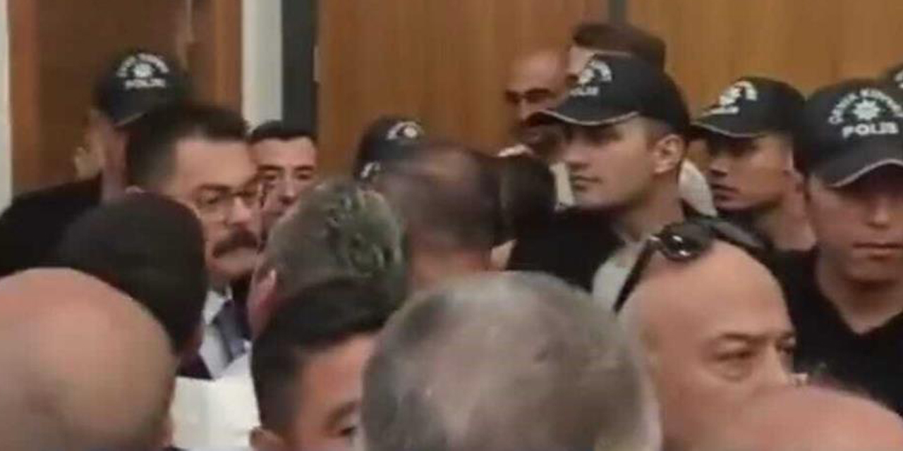 İzmir Büyükşehir Belediyesi memurlarının TİS eyleminde gerginlik